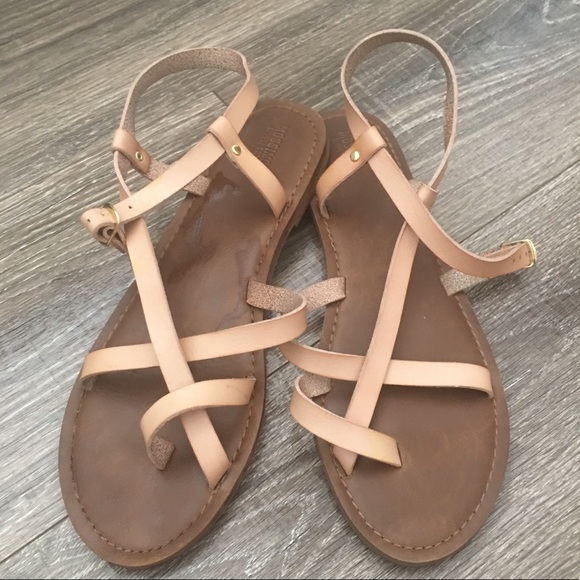 Sandals with one toe strap Clearance